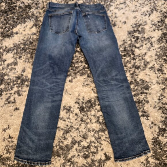 Old Navy Built-In Flex Slim Distressed Jeans | Size 30/30 | Medium Wash - Picture 2 of 4